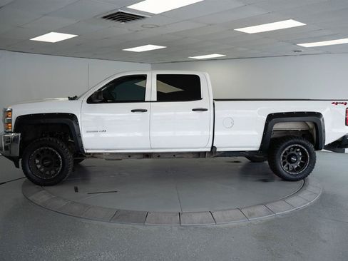 Used 2018 Chevrolet Silverado 2500 W/T w/ Snow Plow Prep Package AWD/4WD image 4