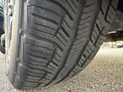 Used 2019 Toyota Highlander LE image 17