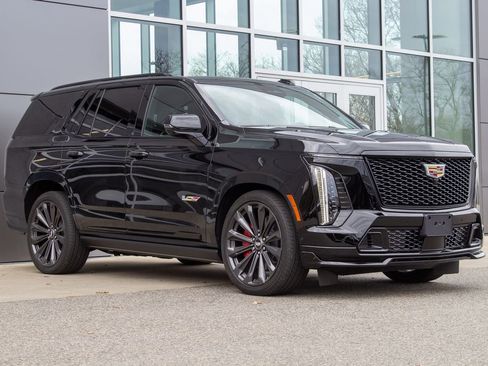 Used 2025 Cadillac Escalade V AWD/4WD image 3