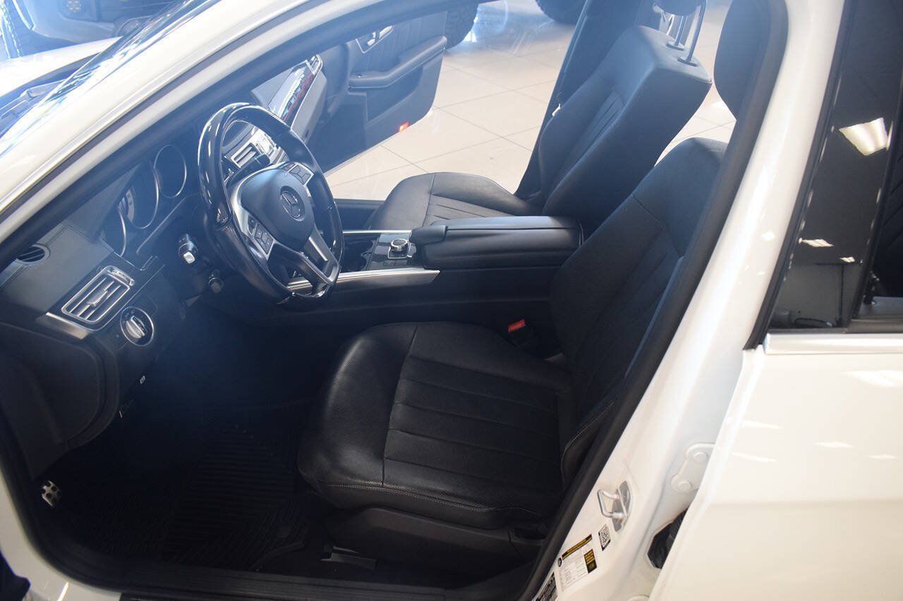 Used 2016 Mercedes-Benz E 400 Sedan image 37