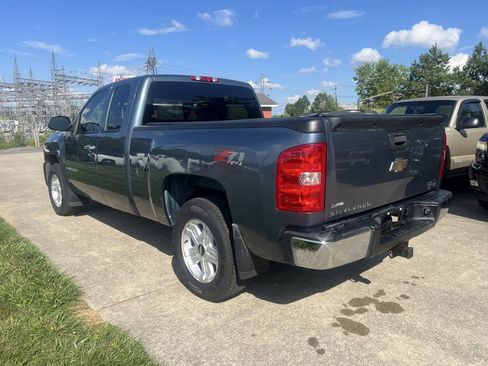 Used 2007 Chevrolet Silverado 1500 LT w/ 1LT Convenience Package AWD/4WD image 3
