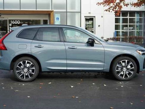 Used 2023 Volvo XC60 B5 Plus w/ Climate Package image 3