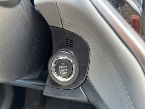 Used 2023 Subaru Outback Premium image 12