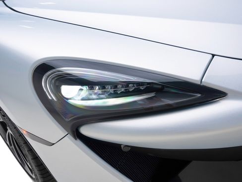 Used 2017 McLaren 570S RWD image 17