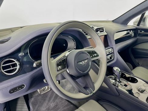 New 2025 Bentley Bentayga image 10