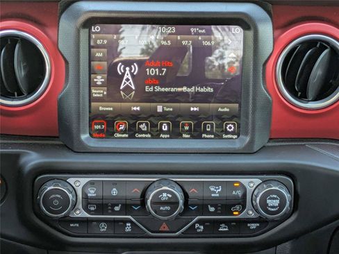 Used 2020 Jeep Gladiator Rubicon AWD/4WD image 20