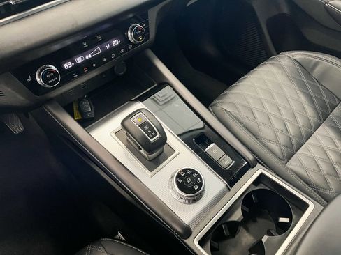 Used 2022 Mitsubishi Outlander SEL image 27