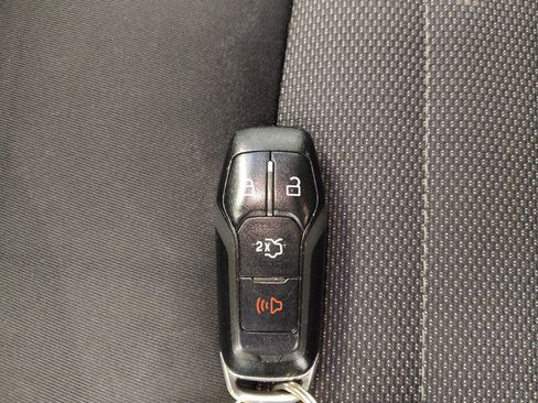 Used 2016 Ford Edge SE AWD/4WD image 32