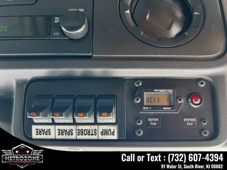 Used 2014 Ford E-350 and Econoline 350 Super Duty w/ Power Group RWD image 31