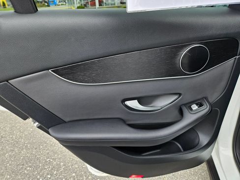 Used 2020 Mercedes-Benz GLC 300 4MATIC image 16