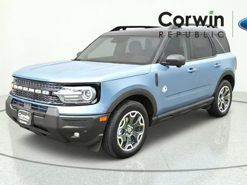 Used 2025 Ford Bronco Sport Outer Banks w/ Outer Banks Tech Package+ AWD/4WD image 3
