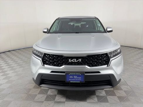 Used 2022 Kia Sorento LX AWD/4WD image 2