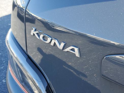 Certified 2023 Hyundai Kona Limited FWD image 8