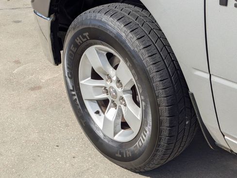 Used 2018 RAM 1500 Express image 12