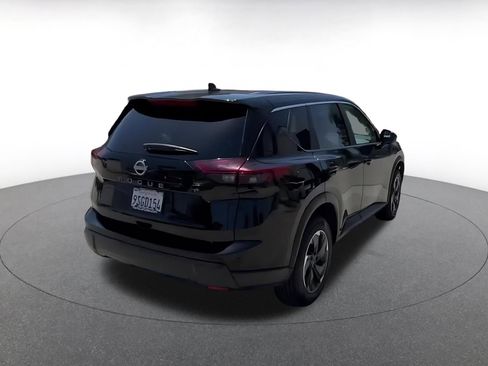 Used 2025 Nissan Rogue SV FWD image 14