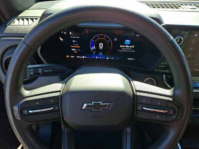 Used 2025 Chevrolet Colorado Trail Boss AWD/4WD image 4