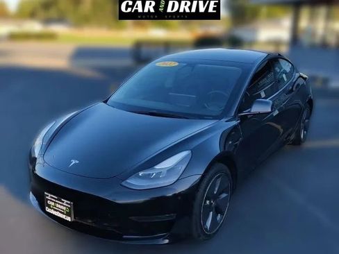 Used 2022 Tesla Model 3 Standard Range image 4