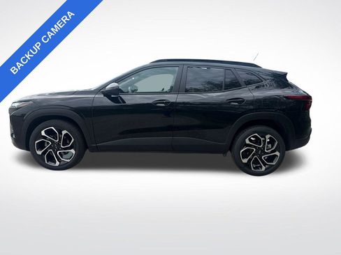Used 2024 Chevrolet Trax RS w/ Sunroof Package FWD image 7