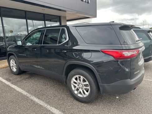 Used 2018 Chevrolet Traverse LS FWD image 2
