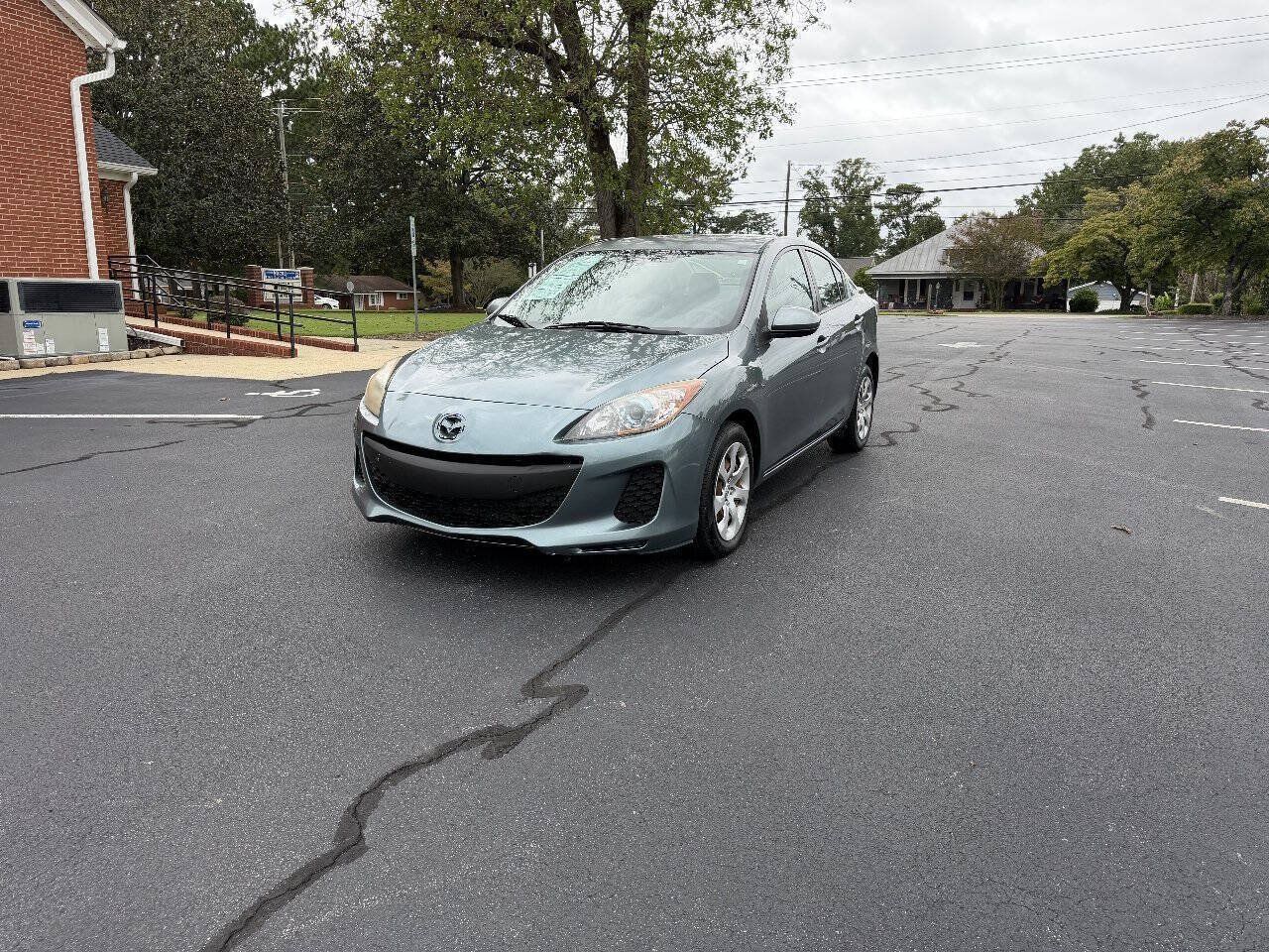 Used 2013 MAZDA MAZDA3 i Sport FWD image 1