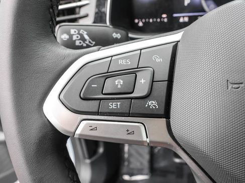 Used 2025 Volkswagen Jetta SE image 19