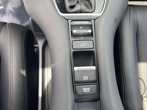 Used 2024 Honda HR-V EX-L image 32