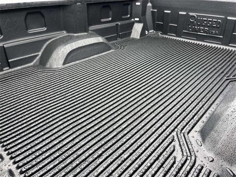 Used 2024 Chevrolet Silverado 3500 LT image 5