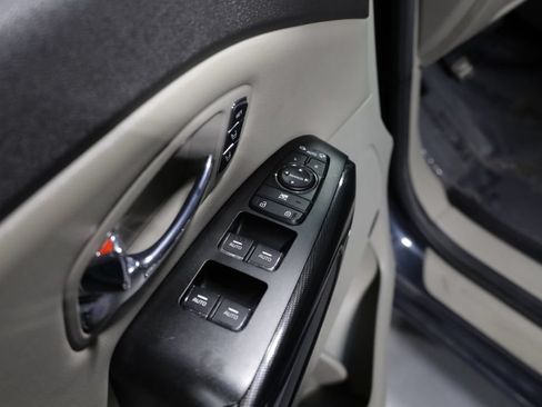 Used 2016 Kia Sedona SX FWD image 11