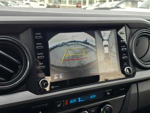 Used 2023 Toyota Tacoma TRD Off-Road image 34