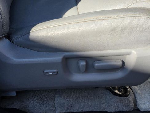 Used 2010 Toyota Tundra Limited image 37