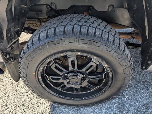 Used 2014 Toyota Tundra SR5 w/ SR5 Upgrade Package image 6