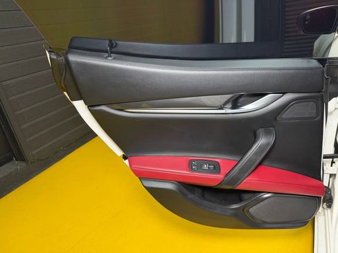 Used 2018 Maserati Ghibli S image 18