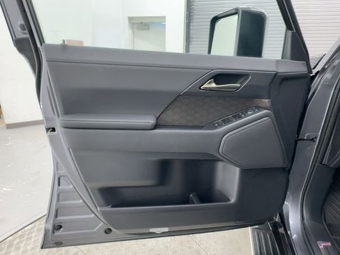 Used 2024 Lexus GX 550 w/ Accessory Package (Z1) image 22