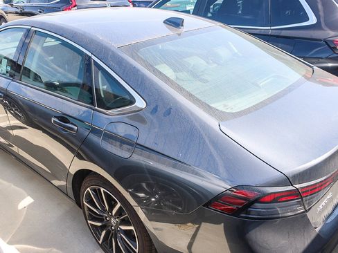 Used 2024 Honda Accord Touring image 12