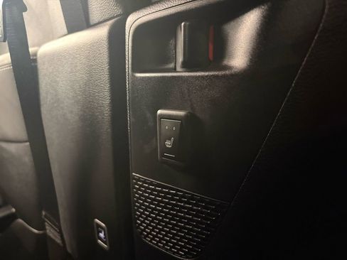 Used 2026 Chrysler Pacifica Limited w/ S Appearance Package image 43