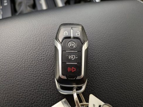 Used 2017 Ford F150 Lariat image 32