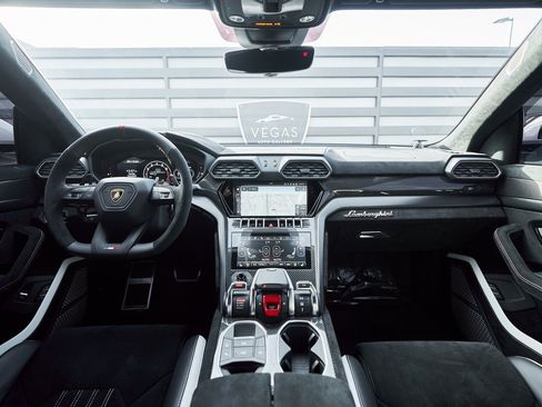 Used 2024 Lamborghini Urus Performante image 55