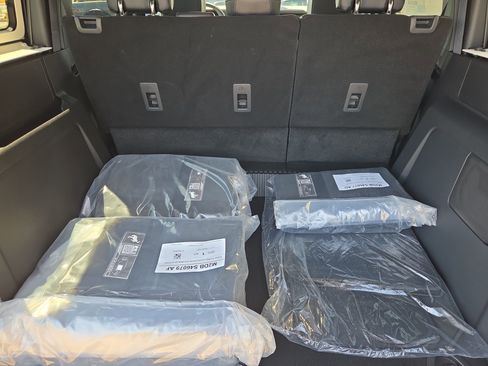 New 2025 Ford Bronco Badlands image 21