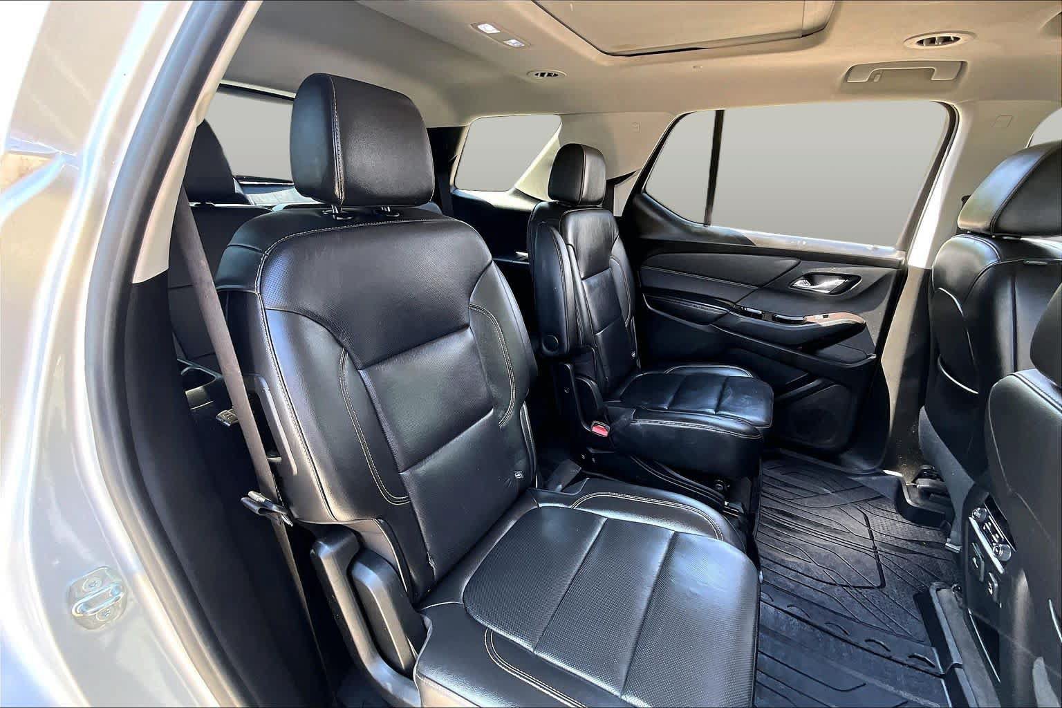 Used 2020 Chevrolet Traverse Premier w/ Redline Edition FWD image 20