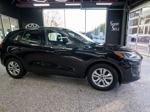 Used 2020 Ford Escape S image 5