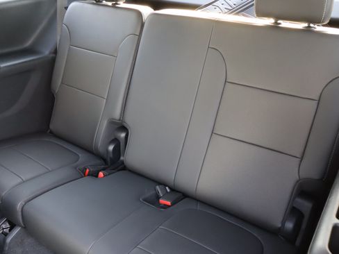 Used 2023 Chevrolet Traverse Premier w/ LPO, Floor Liner Package FWD image 35