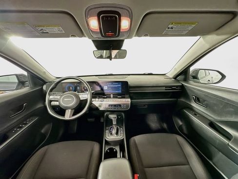 Used 2024 Hyundai Kona SEL AWD/4WD image 3