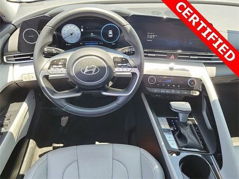 Used 2024 Hyundai Elantra Limited image 3