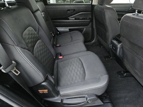 Used 2024 Nissan Pathfinder SV image 34