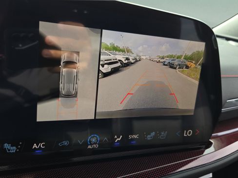 New 2026 Chevrolet Traverse RS image 24