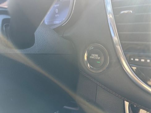 Certified 2020 Chevrolet Trax Premier image 14