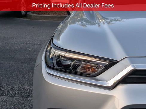 Certified 2025 Toyota Grand Highlander FWD image 11