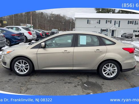 Used 2016 Ford Focus SE image 4