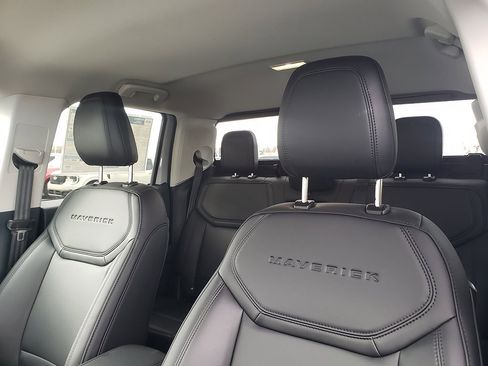 New 2025 Ford Maverick Lariat w/ Black Appearance Package image 21