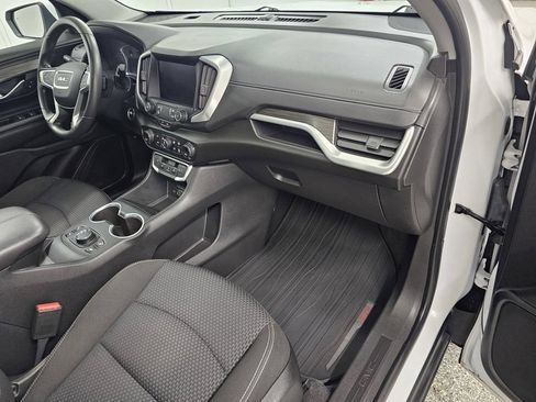 Used 2022 GMC Terrain SLE w/ Driver Convenience Package FWD image 11
